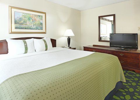 Holiday Inn Джоунсбъроу Стая снимка
