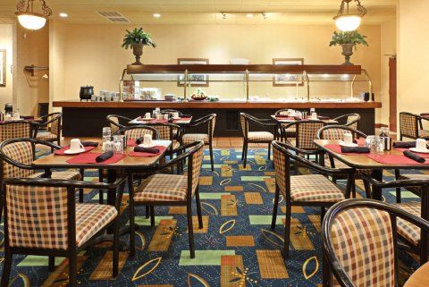 Holiday Inn Джоунсбъроу Ресторант снимка