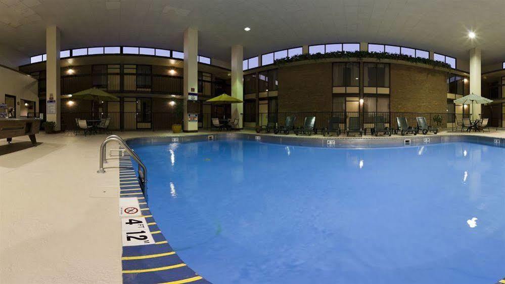 Holiday Inn Джоунсбъроу Екстериор снимка